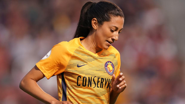 christen_press_scores_wild_goal_in_utah_game_against_thorns.jpg